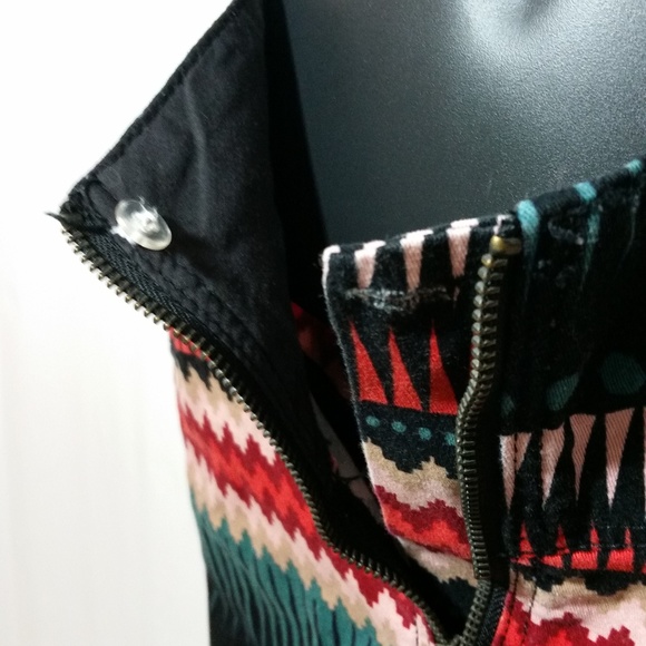 Divided by H & M Tribal Print Pencil Skirt- Size 2 - Picture 6 of 8